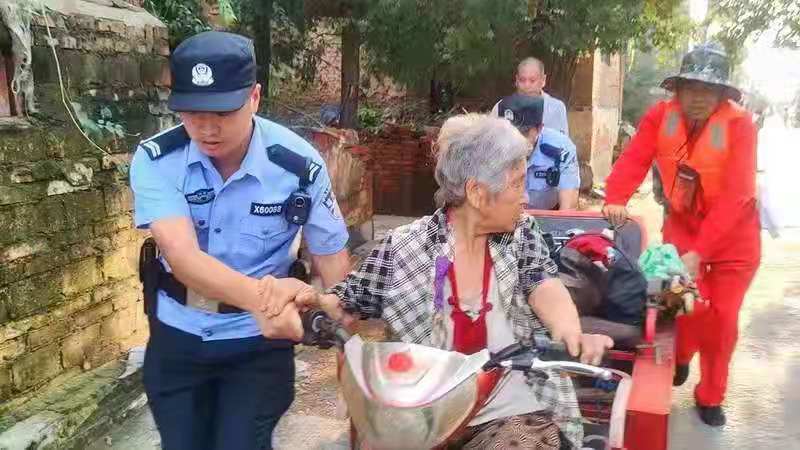 河南抗洪救灾中的“工大科雅”力量(图2) 河南抗洪救灾中的“工大科雅”力量(图2)
