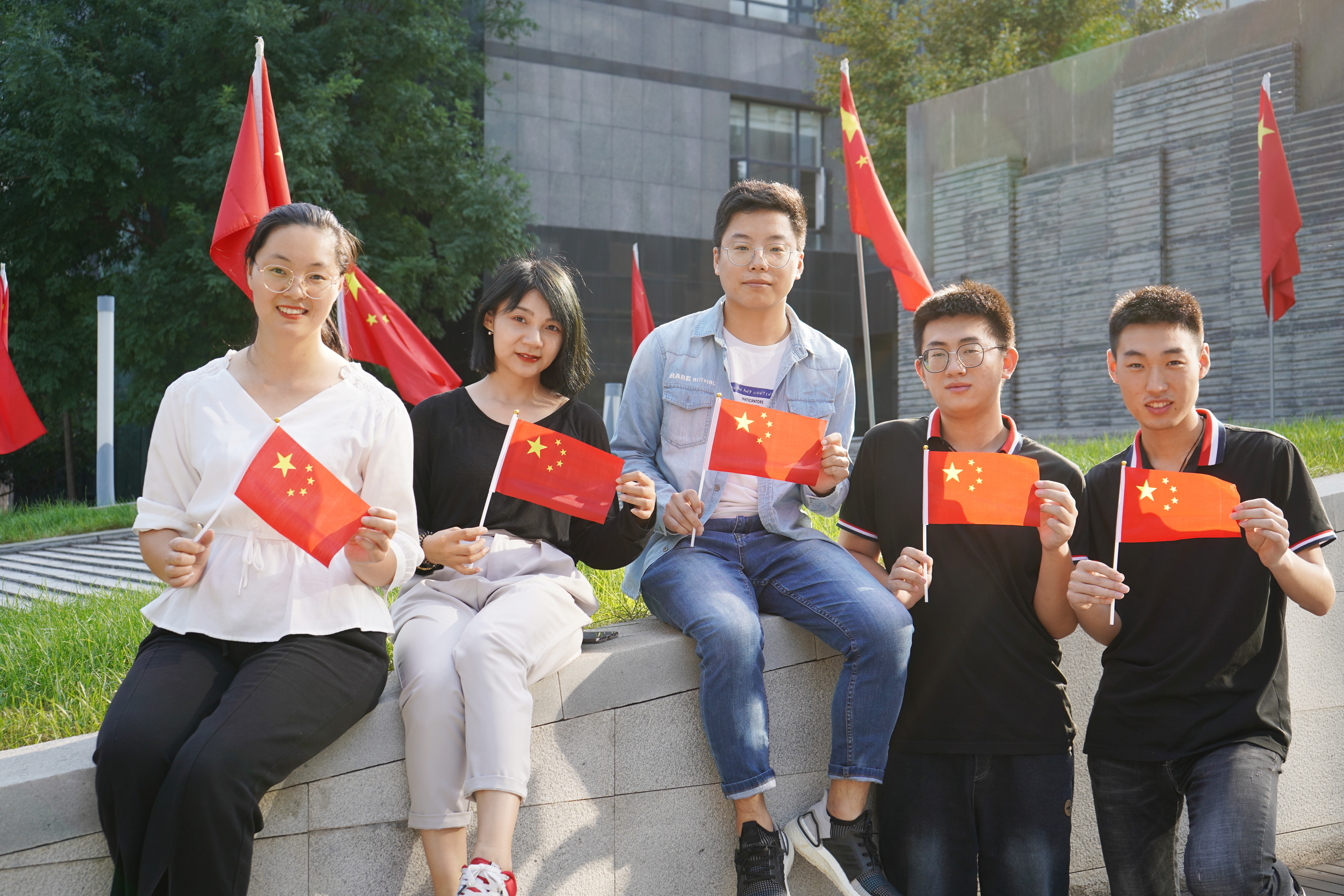 我和国旗合个影丨来自工大科雅人的表白(图4) 我和国旗合个影丨来自工大科雅人的表白(图4)