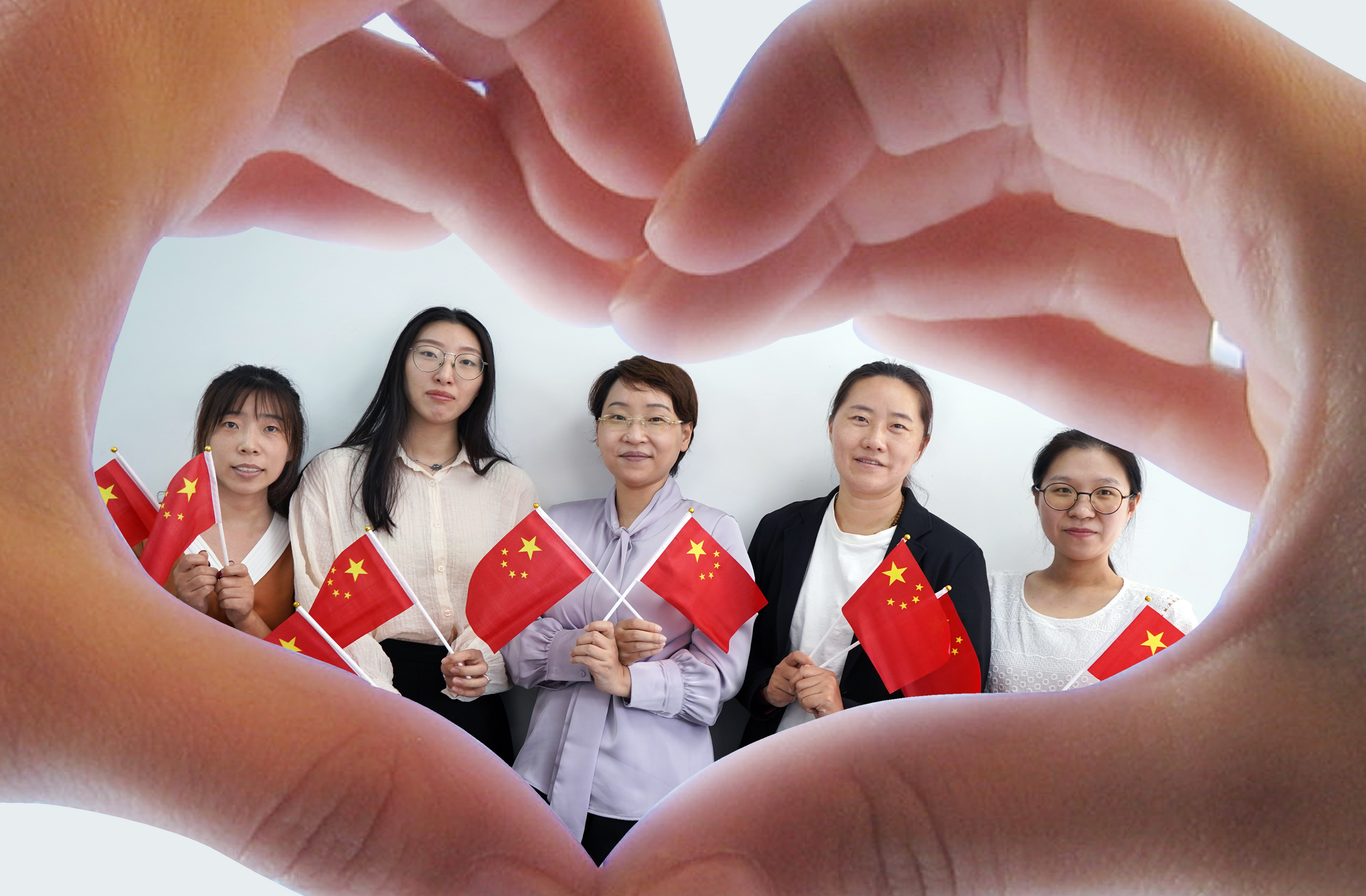 我和国旗合个影丨来自工大科雅人的表白(图9) 我和国旗合个影丨来自工大科雅人的表白(图9)